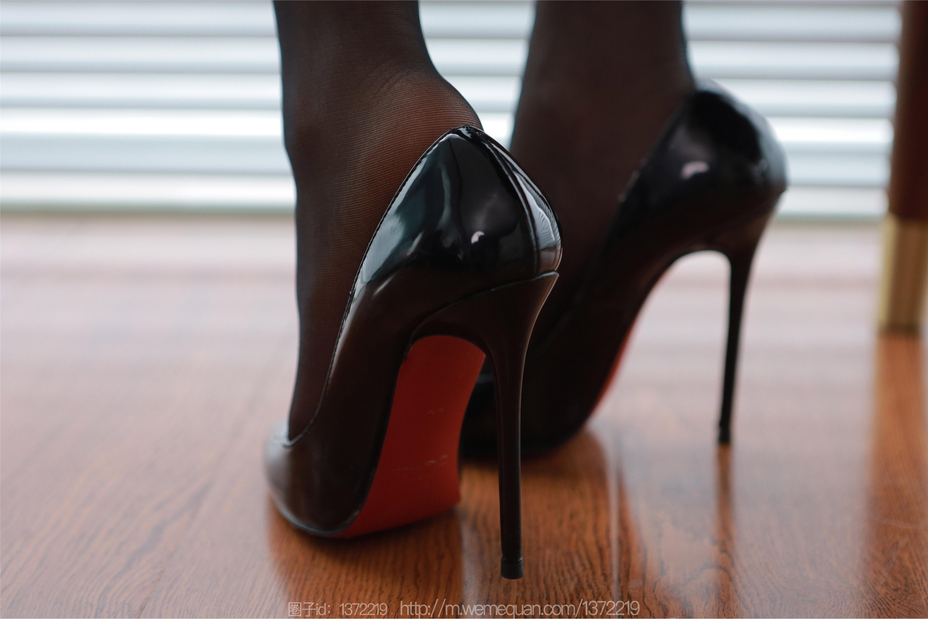 IESS异思趣向  2023.05.03 丝享家 1440 美子《灰色超短裙》